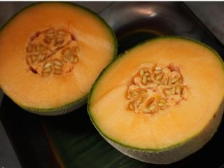 Honey-sweet delicacy! Hungarian free-field melons are available!! Both in