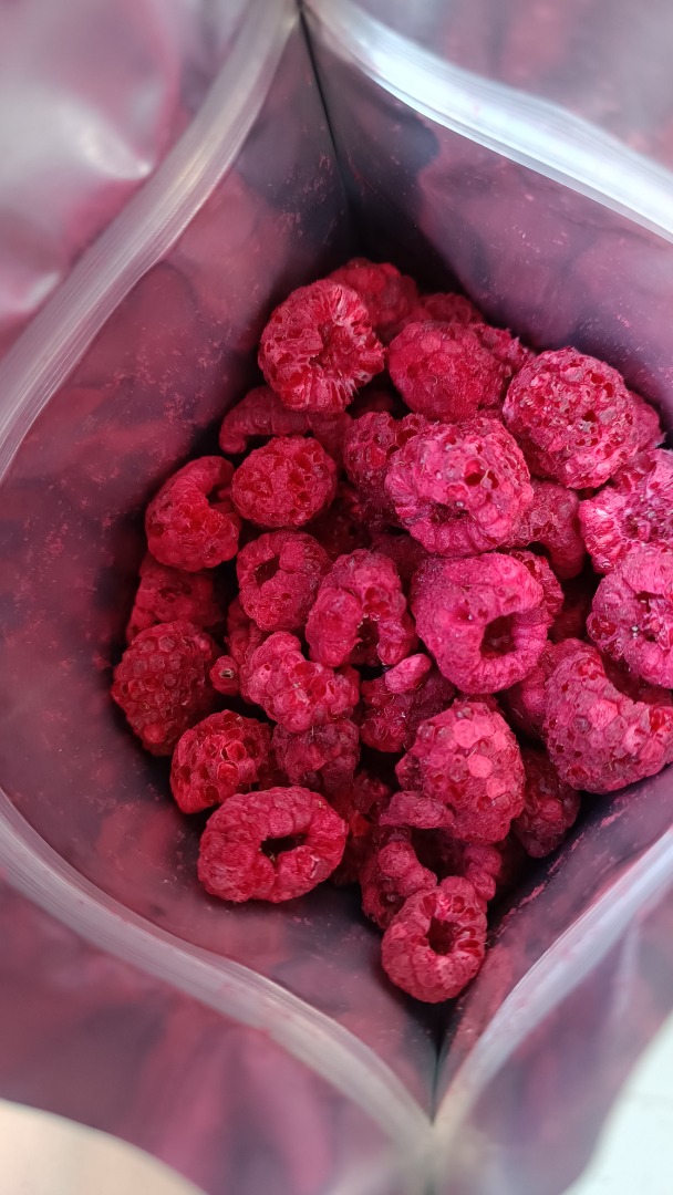 Freeze-dried raspberries whole/powder