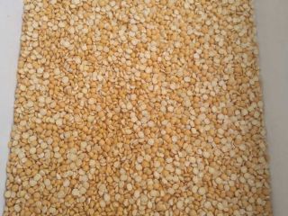We offer large quantities of peas of the highest