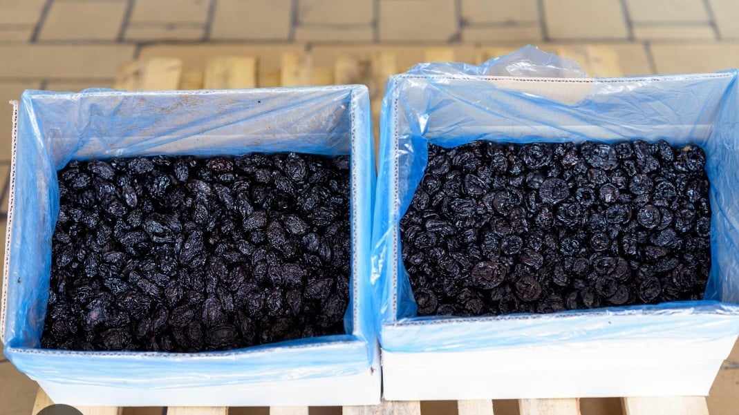 23t plums dry