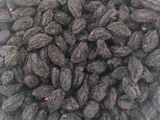 We are selling dry prunes produced in Moldova