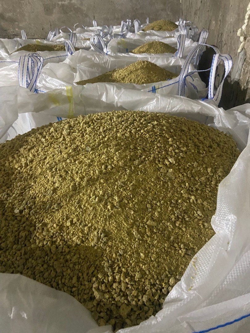 We offer you delivery of soybean meal, which has the following quality indicators: • Dry protein 45-46% • Crude protein 41-42% • Moisture 5.7% • Crude fat 8.3%