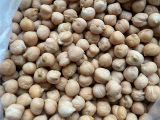 Dear Customers, We present our offer for dry chickpeas