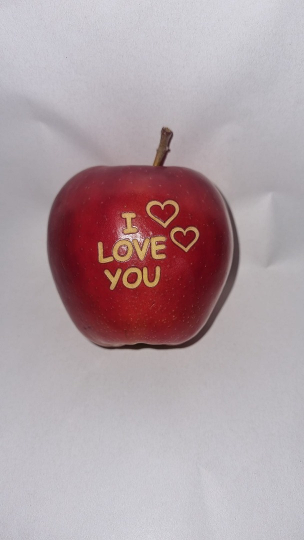 Valentine's Day apples! Apples for Valentine's Day! I will sell special occasion apples, laser engraved with a Valentine's Day motif