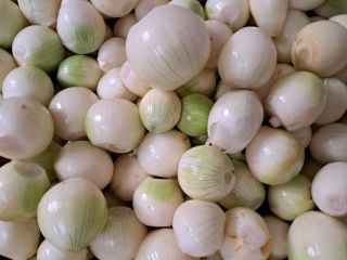 I will sell peeled onions. Caliber 4.5-7 cm Pallet