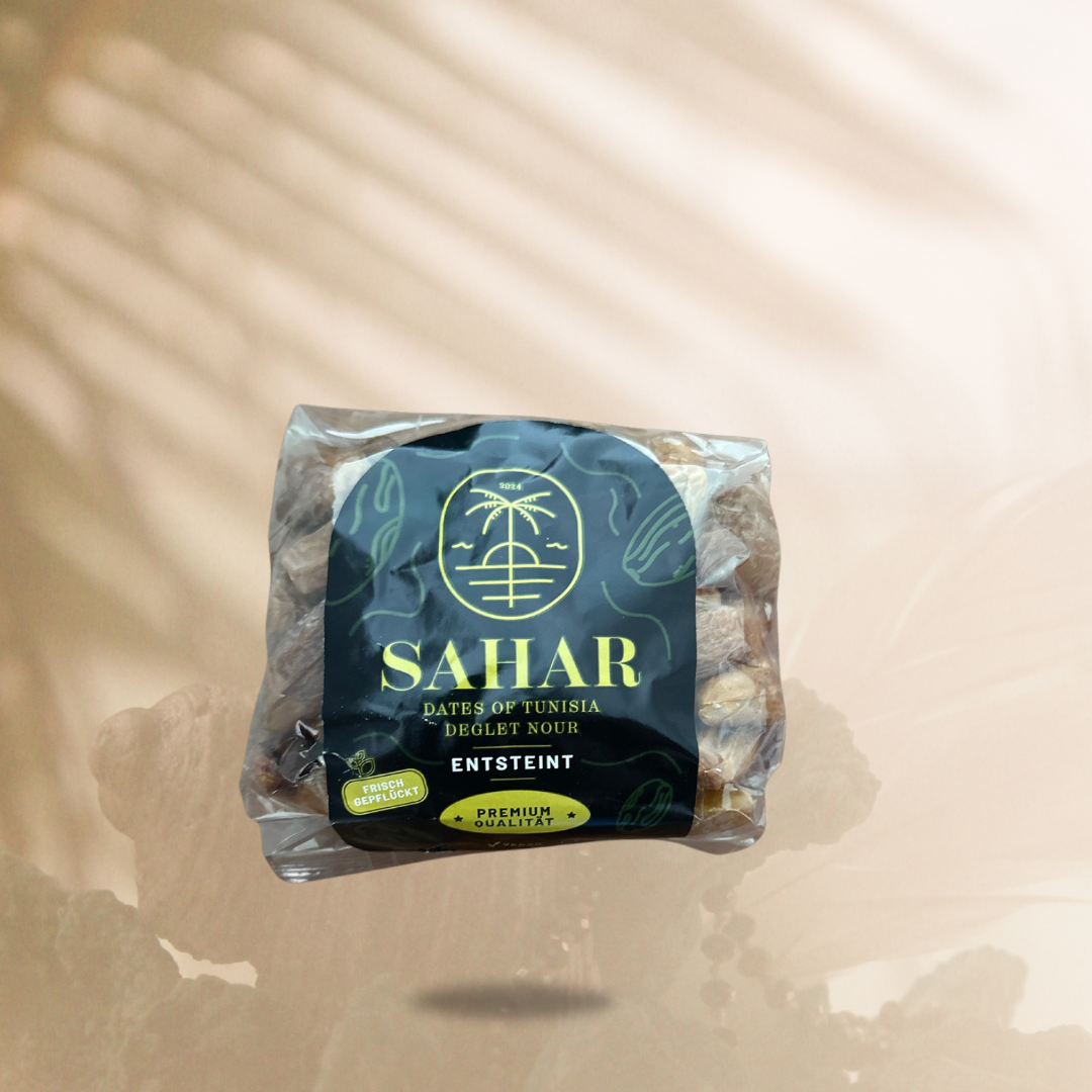 Deglet Nour Dates Pitted Vegan Energy 1230KJ / 290kcal Fat 0.4g of which saturated fatty acids 0g Carbohydrates 65g of which sugar 56g Protein 2.2g Salt 0.01g