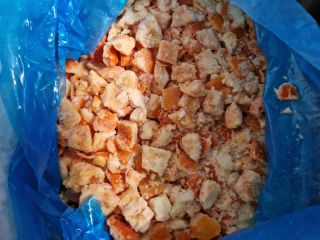 I will sell frozen tomatoes 20x20, packed in 10