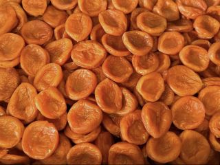 Dalinuts company sells raisins, apricots, hazelnuts, roasted salted pistachios,