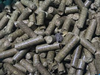 Offers high quality granulated sunflower meal. Basic parameters: Moisture