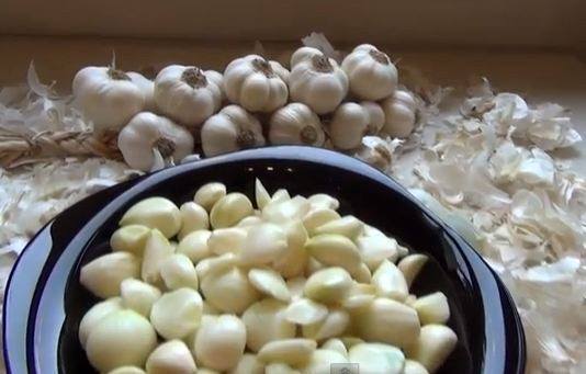 I offer white and violet garlic, first and second category