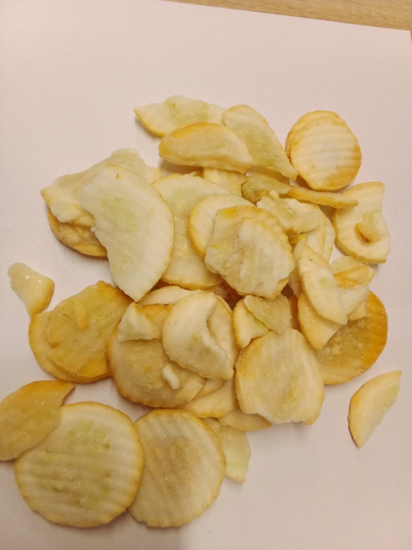 FROZEN YELLOW ZUCCHINI, CURVED SLICES, SALE QUANTITY 1692 KG (3 PALLETS), UNIT PACKAGING 20 KG BAG