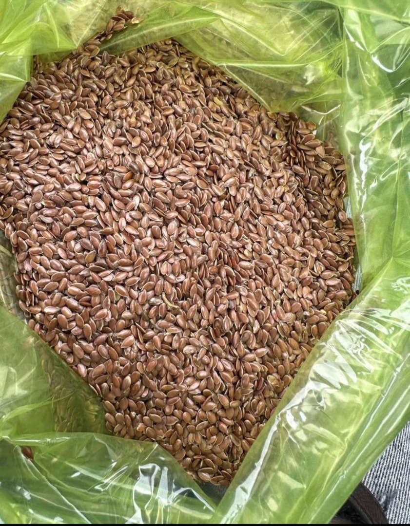 We offer flaxseed: - moisture 8% - oil content not less than 40% - weed contamination 3% - oil contamination 6%, other oilseeds 0.5% - oats not allowed
