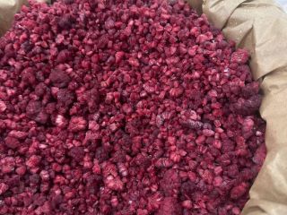 The Slovak company sells frozen raspberries gris (crumble) from