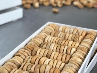 Exporter of : Dried figs Dried apricots Sultanas Chickpeas