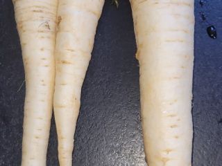 Hello, I have for sale Eagle parsley dug straight