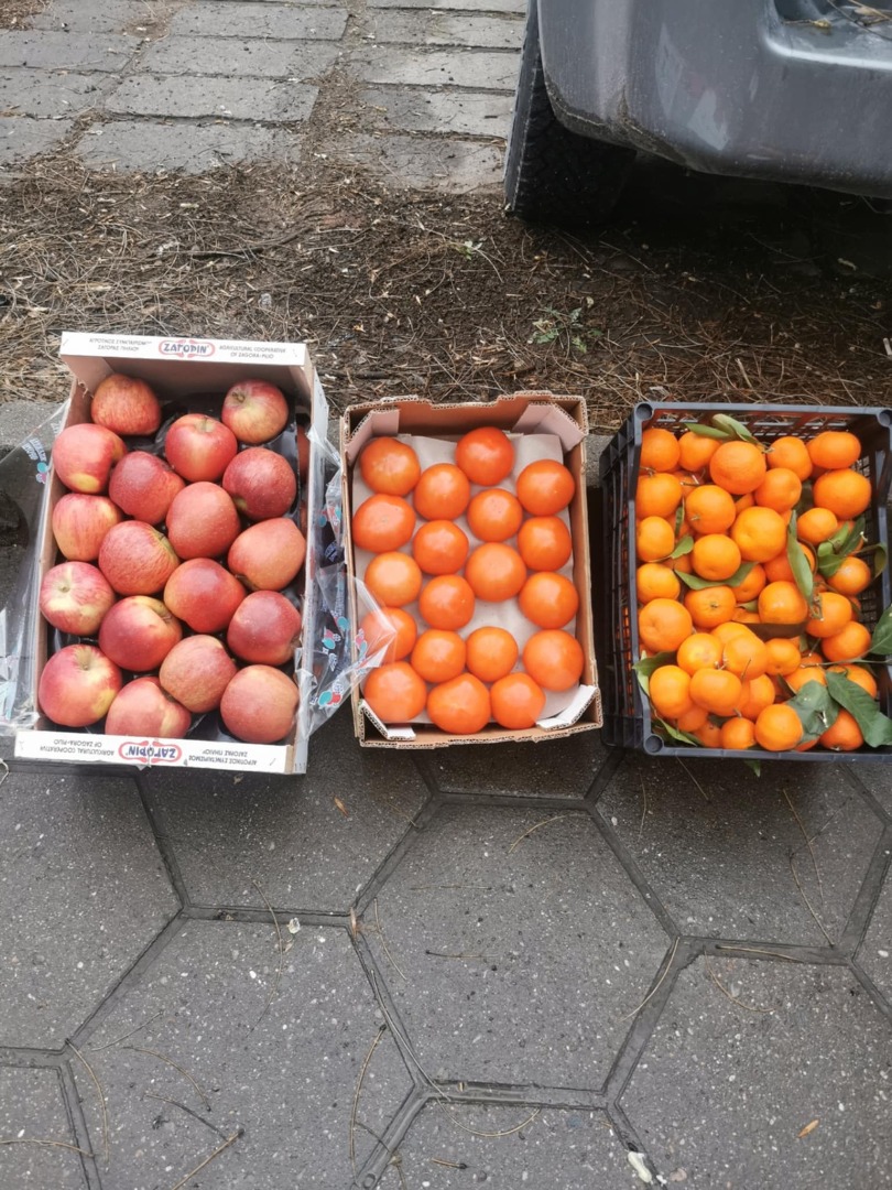 Wholesale tangerines from Greece, two pallets, plastic box price 1.50lv/kg I also have tomatoes at 3lv/kg and Apples 1.50lv/kg for more info