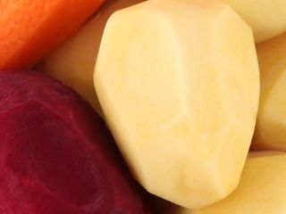 ADAKOV fresh We offer peeled vegetables, vacuum-packed: - potatoes
