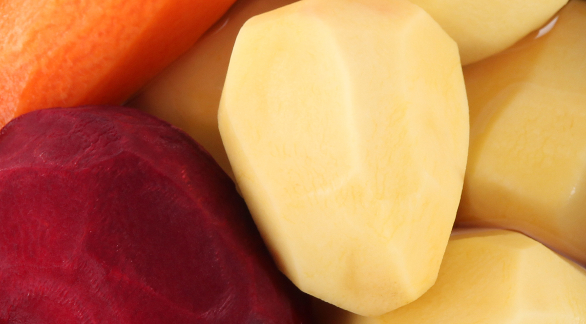 ADAKOV fresh We offer peeled vegetables, vacuum-packed: - potatoes - carrots - celery - parsley root - beetroot - onions Just contact us!