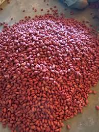 Peanuts Grade Table Grade Size (mm) Color Moisture Content (%) Defects (%) Jumbo 9-11 Light Brown = 8 = 1 Large 8-9 Brown = 10 = 2 Medium 7-8 Dark Brown = 12 =