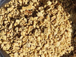 We sell soybean cake and non refined oil,origin UA.We