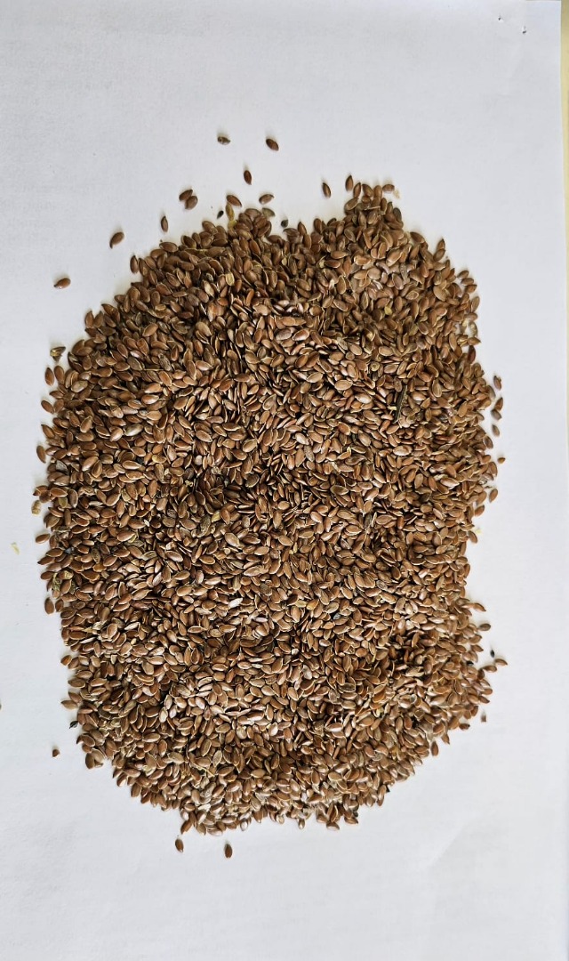 Brown flax: Weed up to 3, moisture up to 9