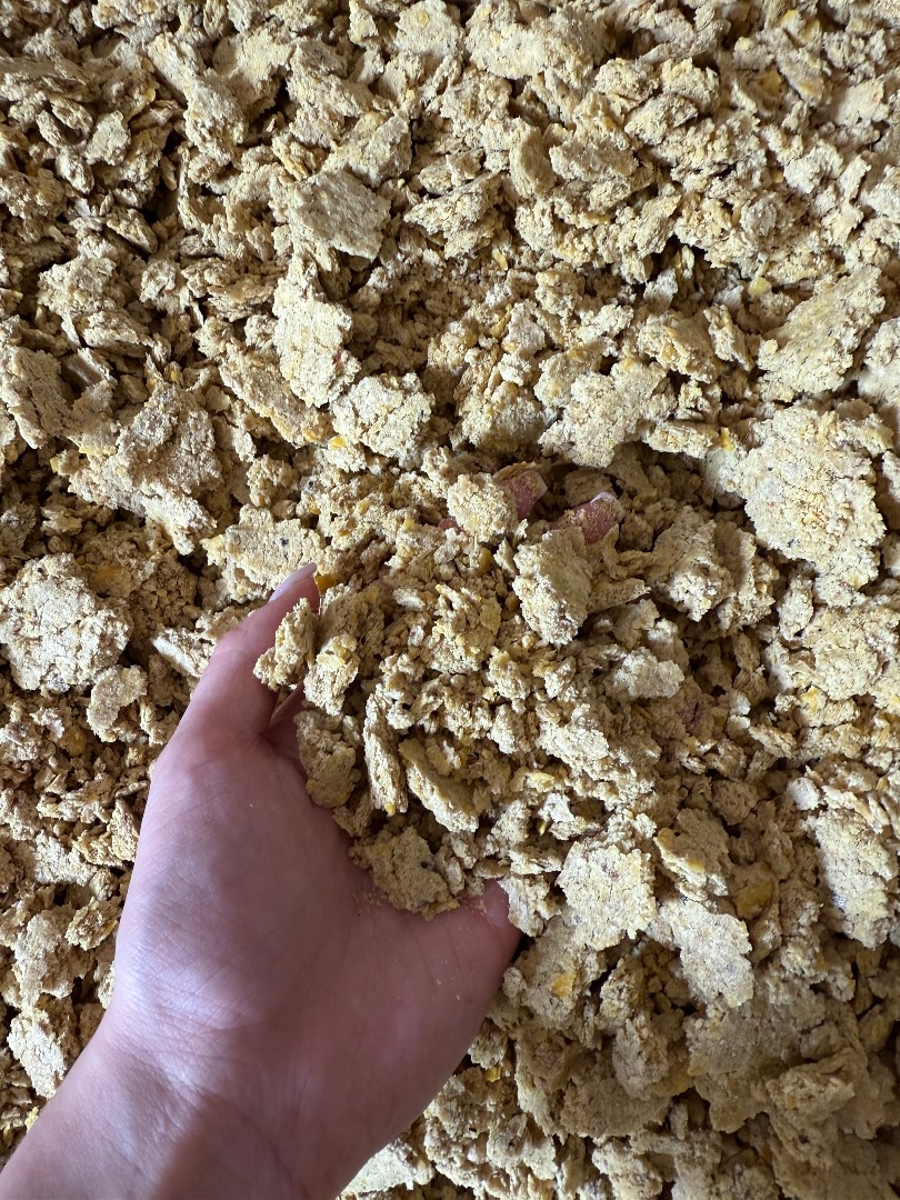 Soy cake (GMO) in big bags – FCA Company: Prodtex, Khmelnytskyi, Ukraine Product: Soy cake (GMO) Packaging: Big bags Quantity: 20-22 tons per truck Moisture: