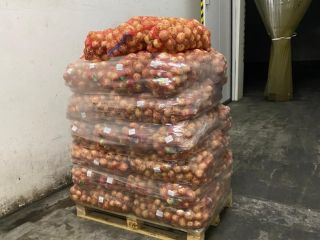 We sell onions, wholesale from Ukraine. Excellent quality, caliber