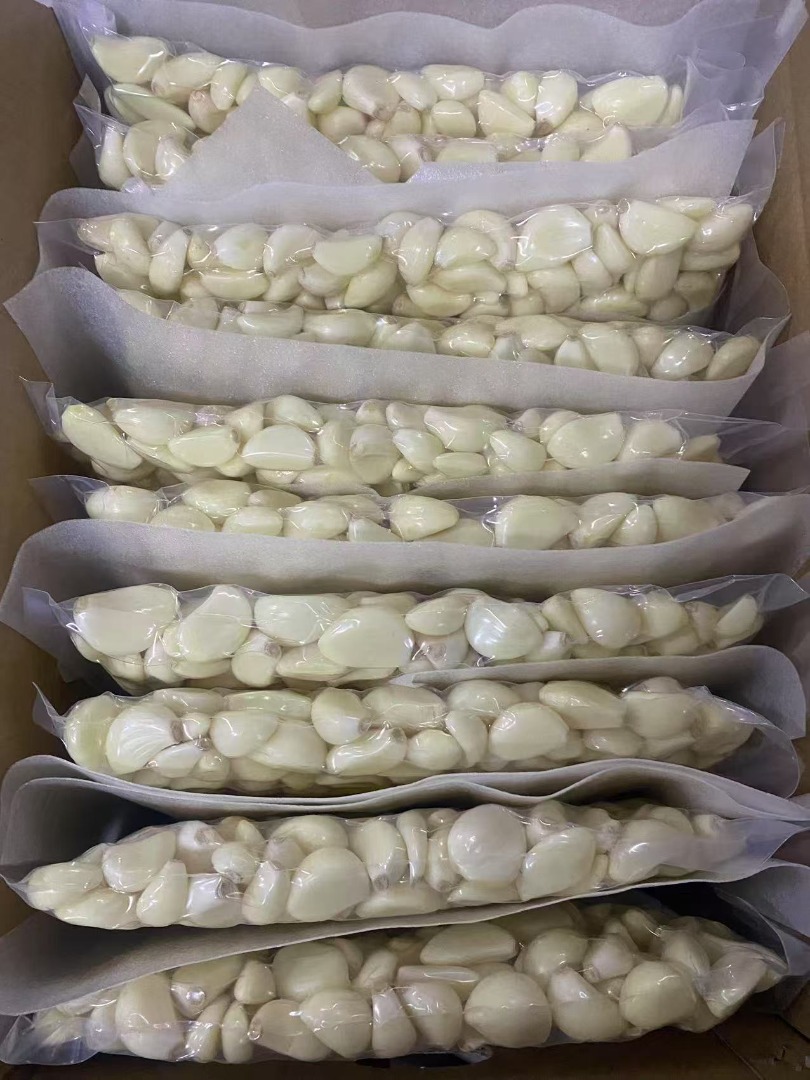 We are the supplier of fresh garlic, peeled garlic, onion, dried chili and other products
