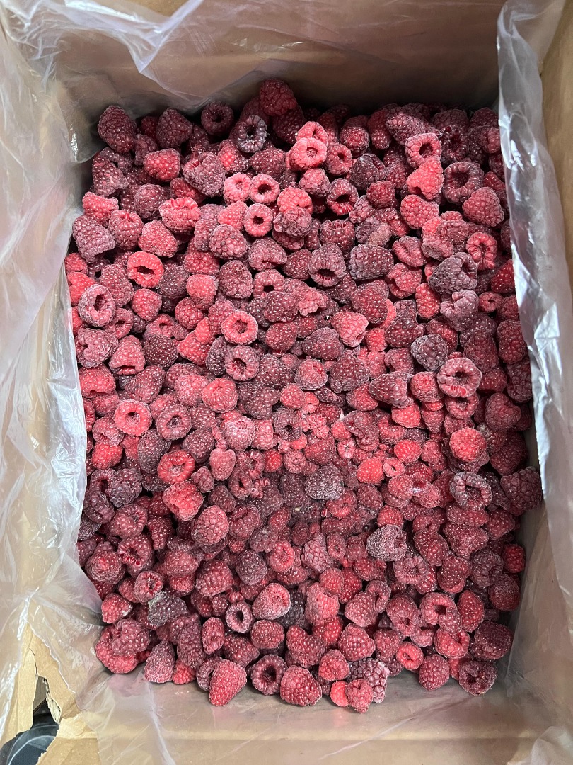 Raspberry 95/5 - frozen 10 kg packing carton box Raspberry 70/30 - frozen 10 kg packing carton box currant red - frozen 10 kg packing box currant black