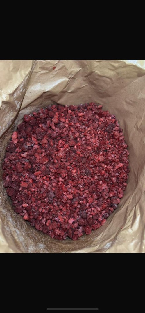 IQF crushed raspberries for jam or gris