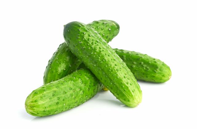 We are interested in purchasing 100 tons of cucumbers for the Slovak and Czech markets