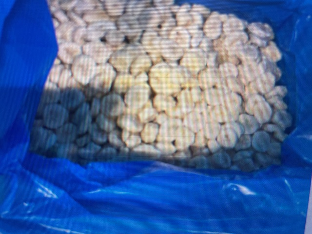 Banana 2200 cartons of 10 kg of frozen organic bananas in slices Price per kilogram 1,170 euros Shelf life June 2026