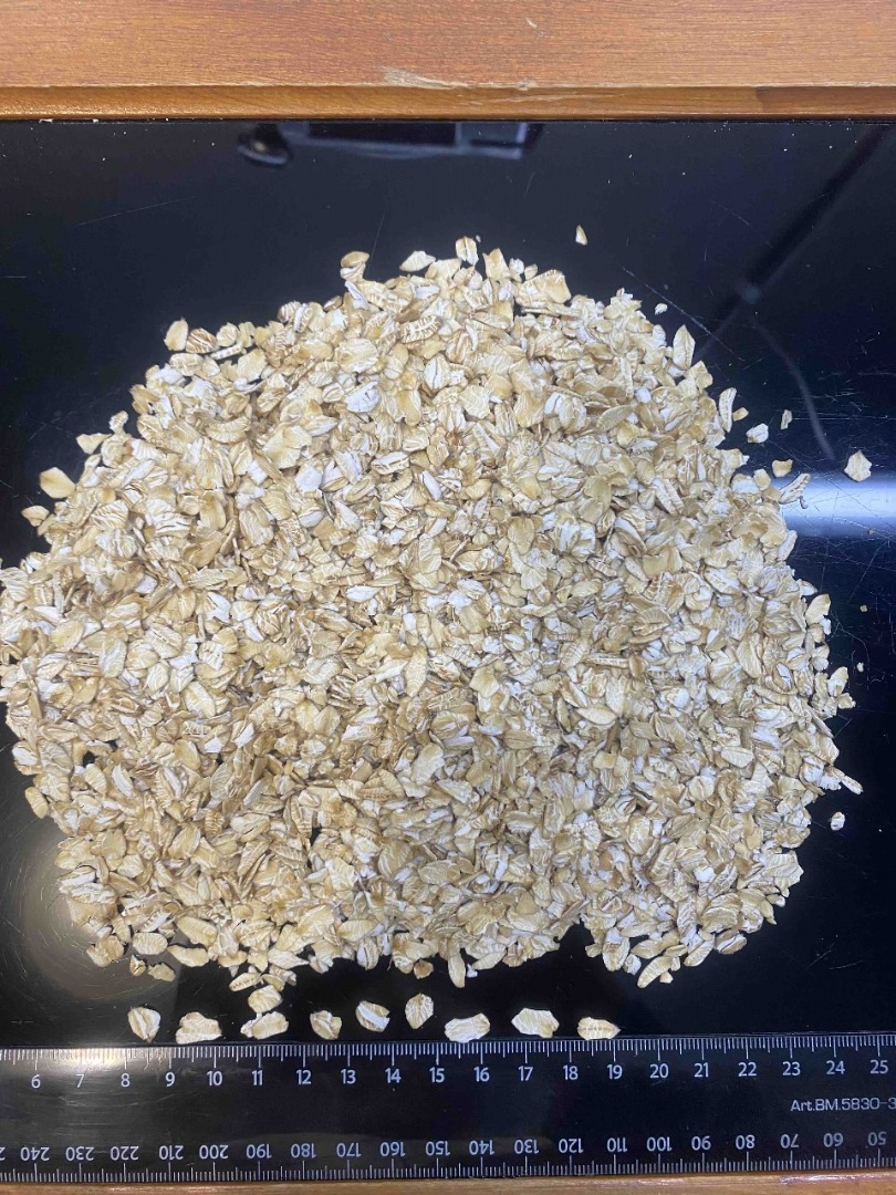 Oat Flakes – Ukrainian Origin | Wholesale | Delivery Across Europe Product: Oat flakes (whole, medium-cut, quick-cooking) Source: 100% Ukrainian oats, GMO-free