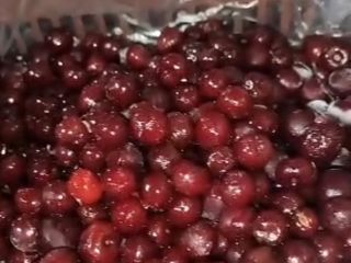 Unpitted frozen sour cherries MOQ: 1FTL ( 22 Ton)
