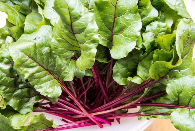 We buy beetroot leaves in bulk