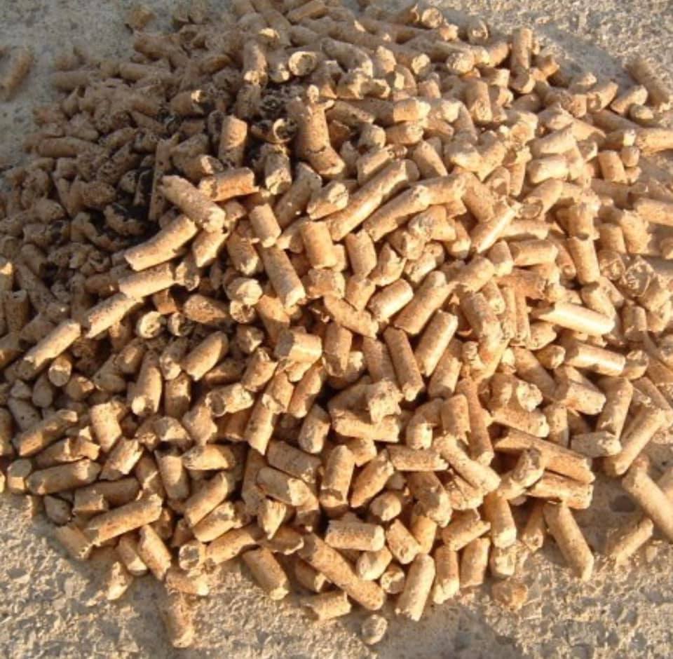 A Polish company buys fuel pellets from sunflower husk according to car standards on the terms of DAP railway station in Poland with the following indicators::
