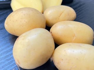 I'm selling "baby potatoes," Queen Anna variety, 20-45 gauge.