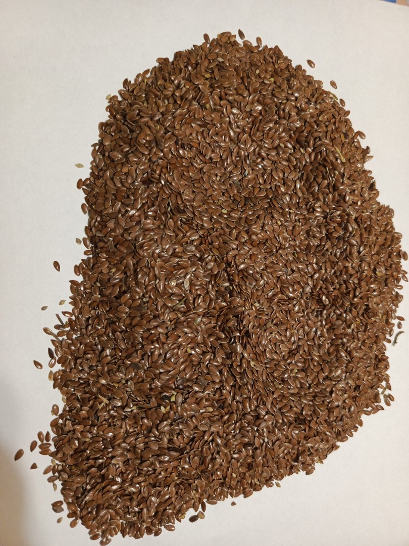 We offer to buy Bio brown flaxseeds, with a purity of min