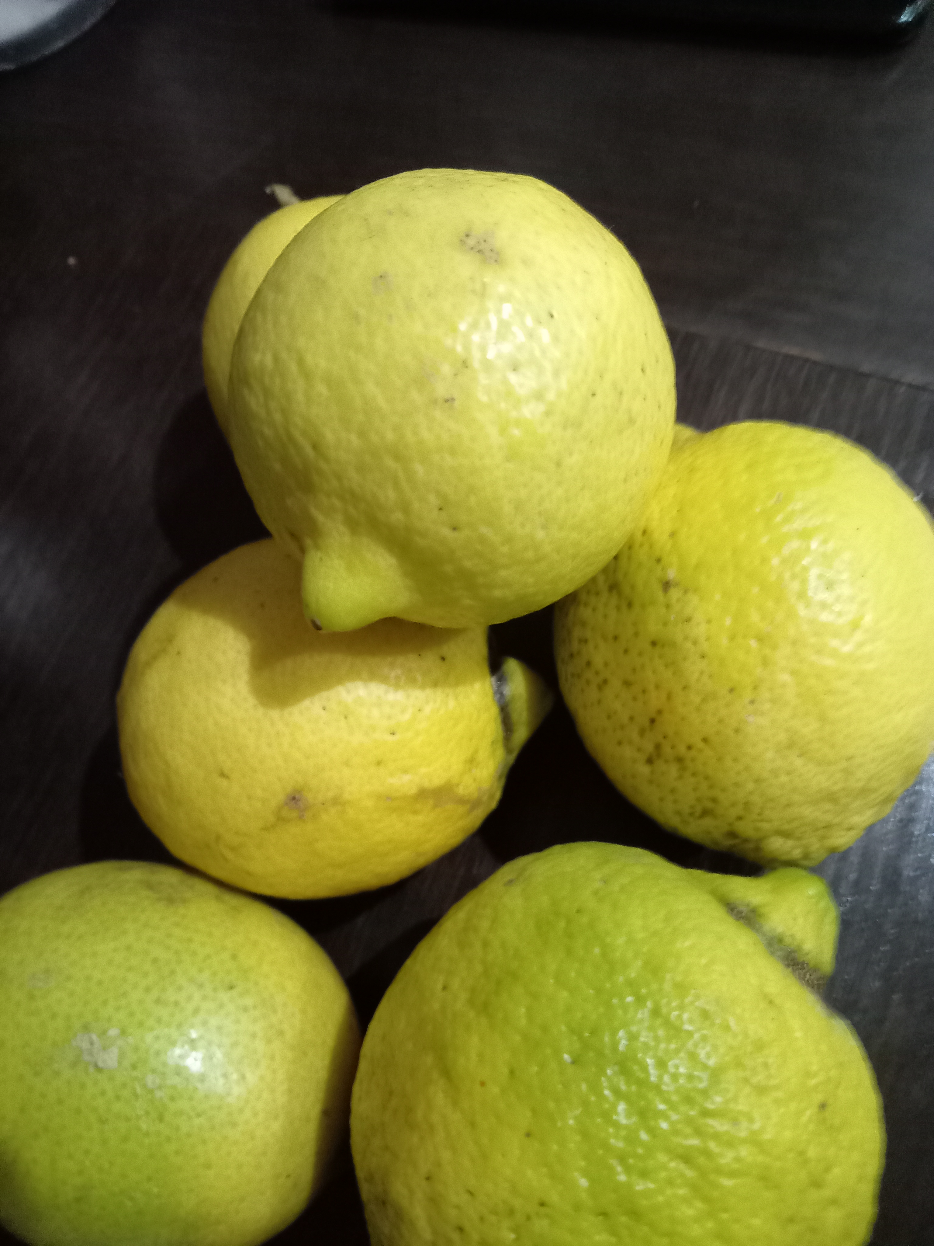 Untreated lemons