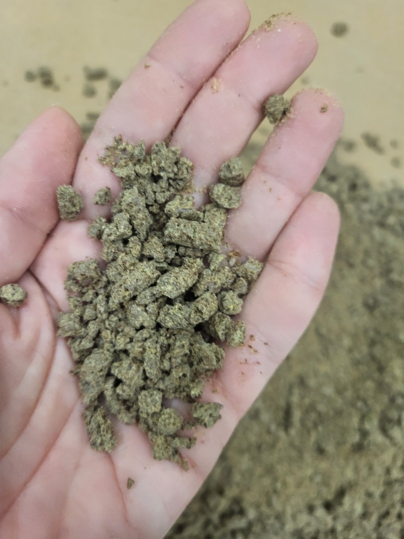 I'm selling high-quality flaxseed pomace – a natural product made by cold-pressing flaxseed oil