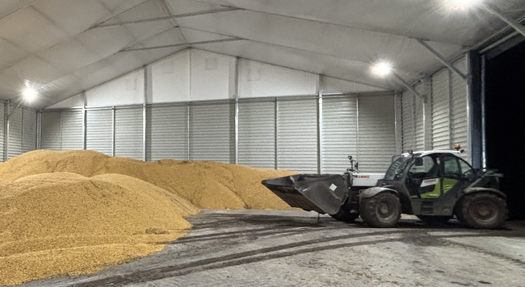 Good morning, I have 3,000 tons of corn available immediately, price negotiable, transport possible, price negotiable