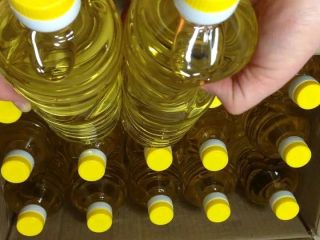 We are manufacturers and exporters of; Refine sunflower oil