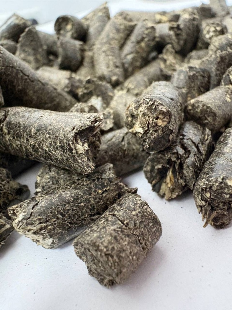 Sunflower husk pellets 8 mm BIG BAG Pellets for boilers, grain dryers and production plants Uniform combustion without downtime Price: BIG BAG — 142 €/t (up to