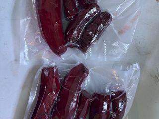 I am selling oblong red beets of the Alto