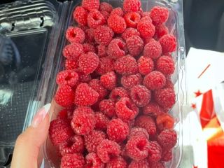 I sell quality raspberries, both for fresh and frozen