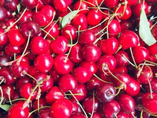 Hello, I'd like to collaborate with a cherry buyer.