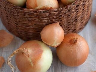 Fresh, organic, premium white onion. For more information, please