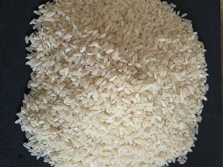 Broken feed rice for sale, can be packed in