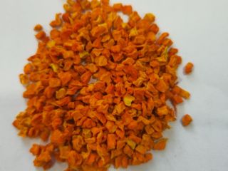 Dried pumpkin Caliber: 5x5, 10x10 Color: orange Dried carrots
