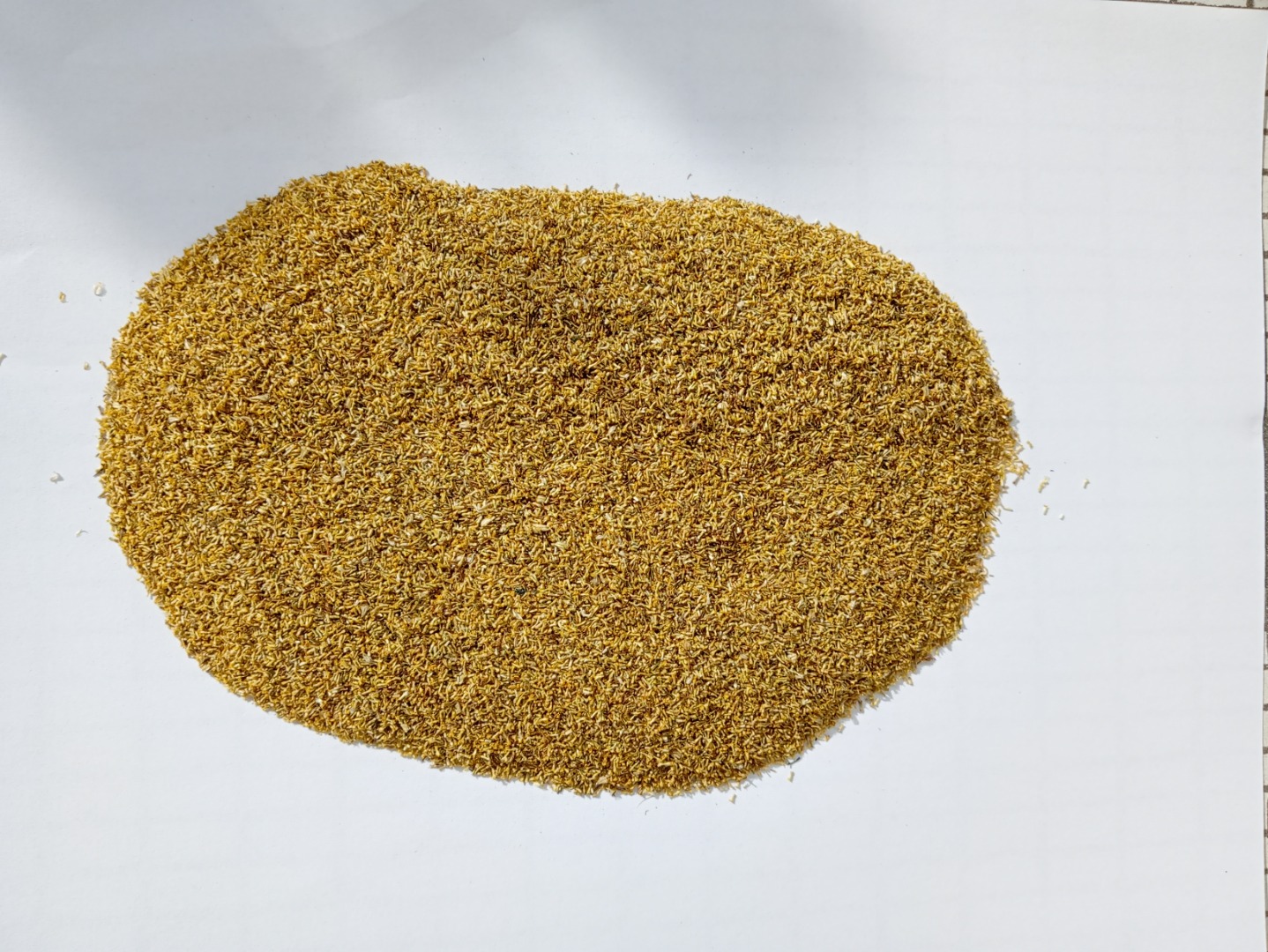 I have 12 tons of chamomile crushed powder for sale, packed in 13 kg paper bags